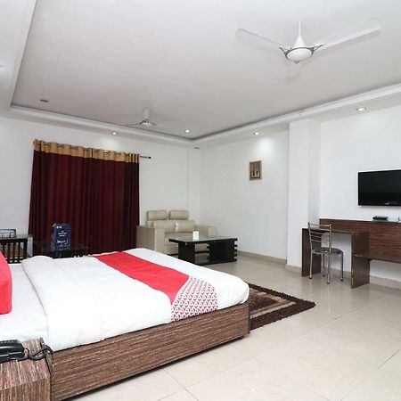 Oyo 10257 Hotel Lotus Park Γκουργκάον Εξωτερικό φωτογραφία