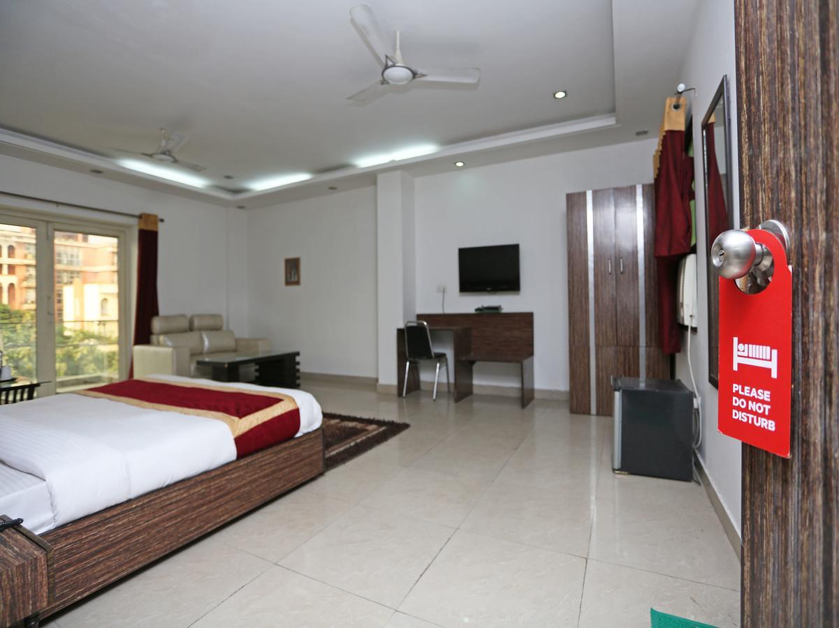 Oyo 10257 Hotel Lotus Park Γκουργκάον Εξωτερικό φωτογραφία