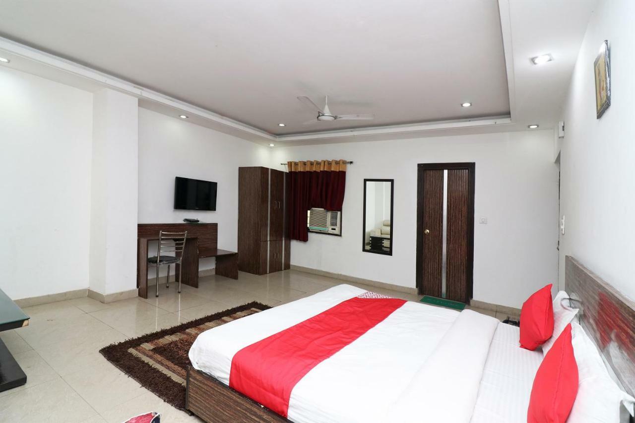 Oyo 10257 Hotel Lotus Park Γκουργκάον Εξωτερικό φωτογραφία