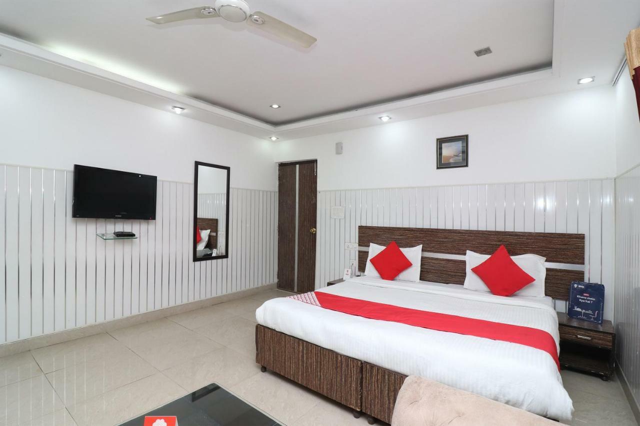 Oyo 10257 Hotel Lotus Park Γκουργκάον Εξωτερικό φωτογραφία