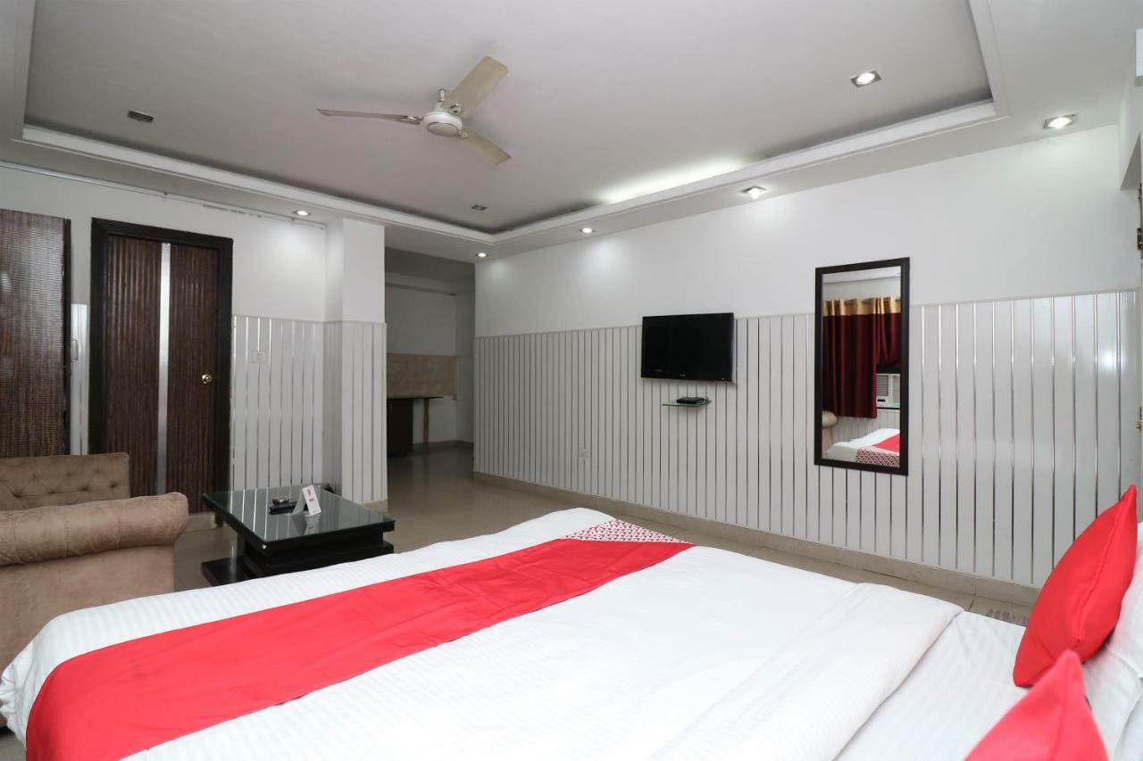 Oyo 10257 Hotel Lotus Park Γκουργκάον Εξωτερικό φωτογραφία