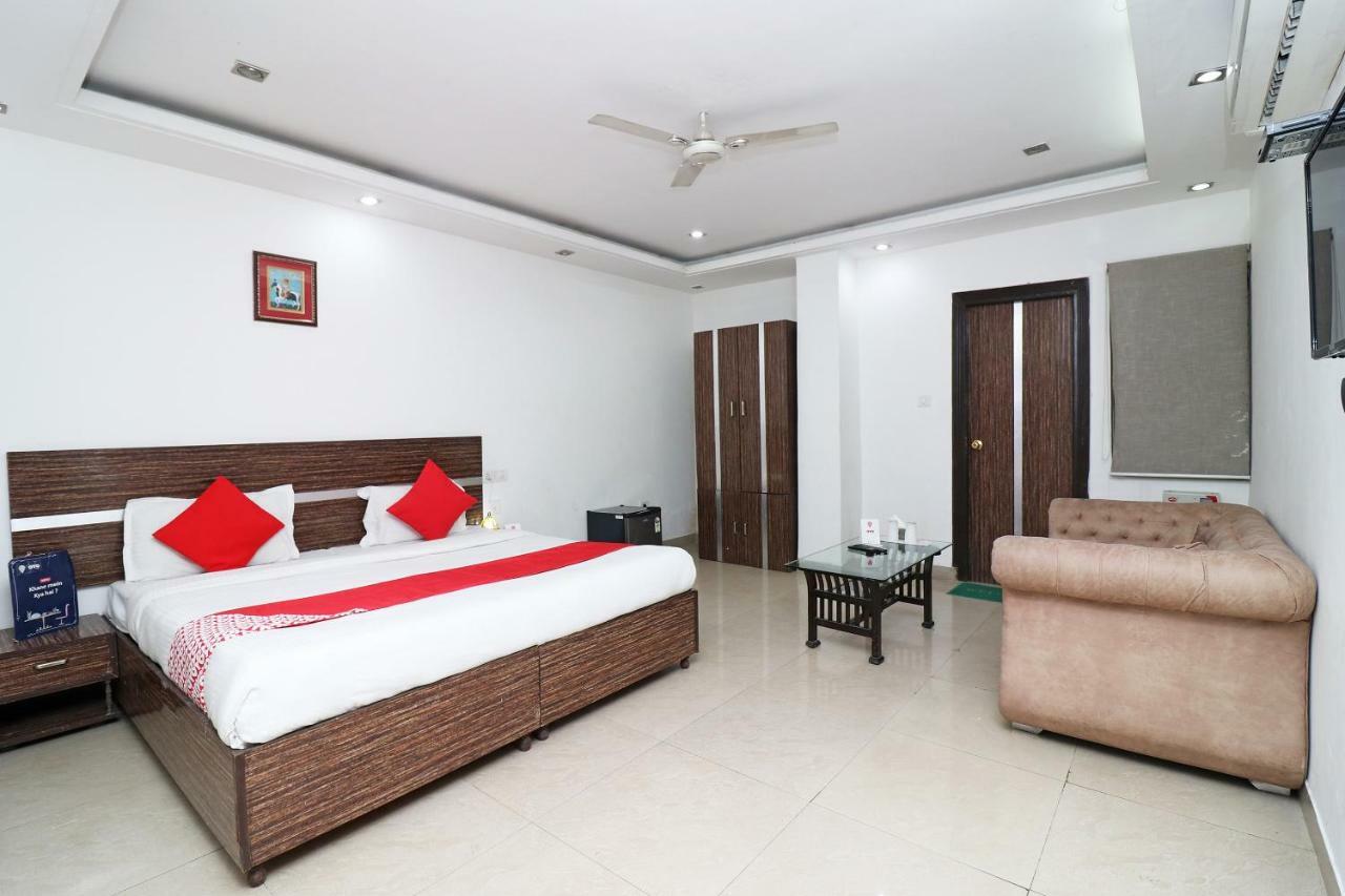 Oyo 10257 Hotel Lotus Park Γκουργκάον Εξωτερικό φωτογραφία