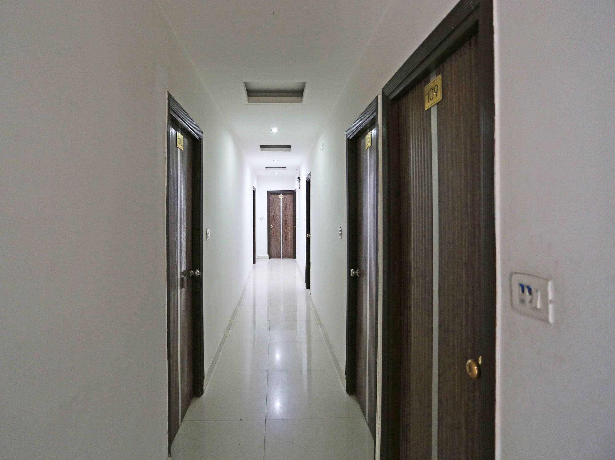 Oyo 10257 Hotel Lotus Park Γκουργκάον Εξωτερικό φωτογραφία